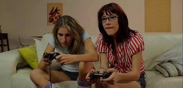  Hot Gamers Kara Price and Sasha Sweet Take A Break To Eat Some Pussy